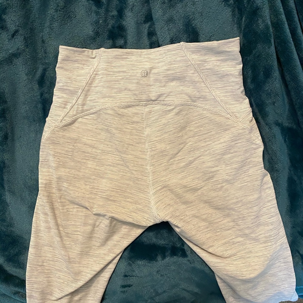 Lululemon Leggings with Mesh Leg Paneling Size 6